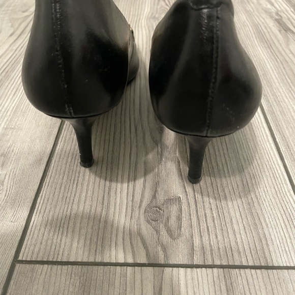 Coach Pointed Toe Kitten Heel pumps - Picture 6 of 7